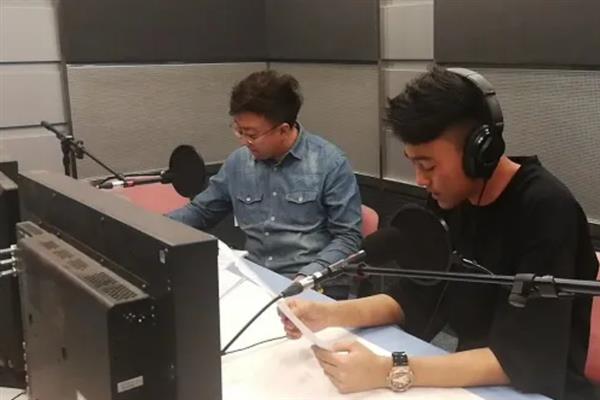 播音语速太快如何改善，发音前练习提松打挺可让声音更规范