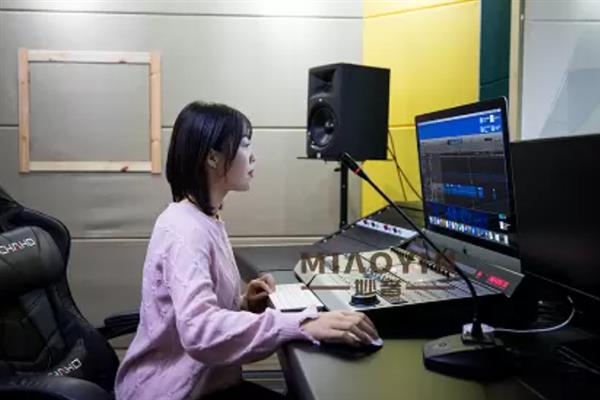 配音时声音太有特色是不是好事，需贴合角色的声音才能避免让人出戏