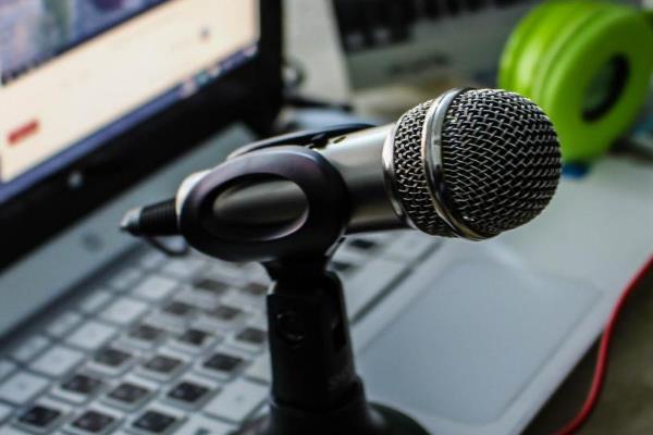 感冒时声音好听的原因，会与平时形成反差效果