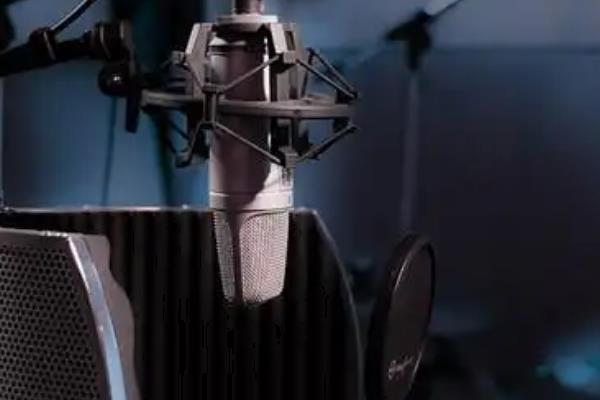感冒时声音好听的原因，会与平时形成反差效果