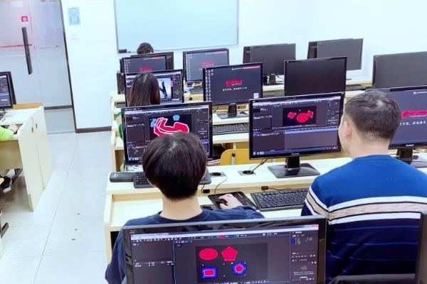 自学剪辑如何入行，首先需配置一台能带动剪辑软件的电脑