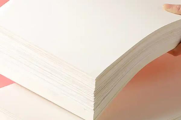 新手怎么挑选素描纸，可根据颜色、厚度和大小来选择