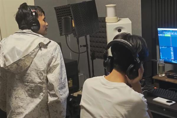 掌握配音技巧的方法，要让主角的声音高于配角