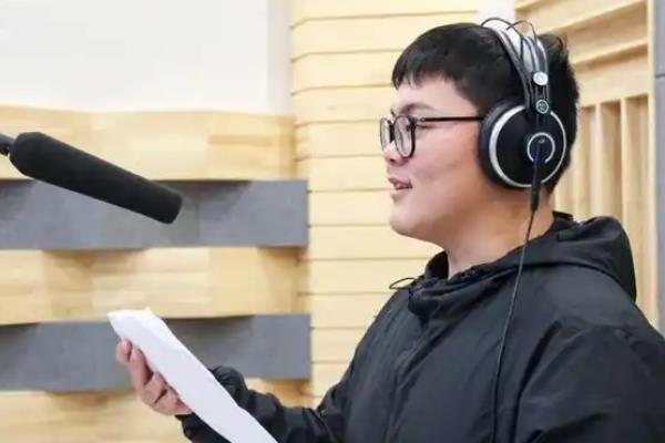 下班后怎么通过配音赚钱，参加有声书试音只要通过就能获得收益