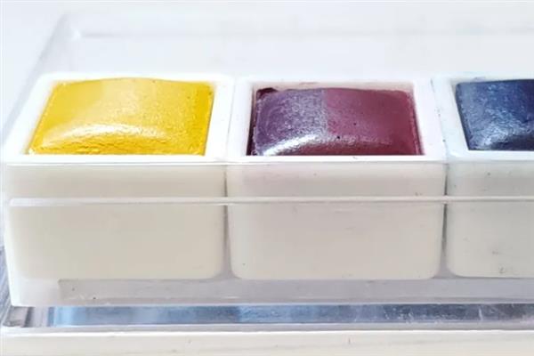 固体水彩和液体水彩的区别，制作工艺、含水量、保质期等方面均不同