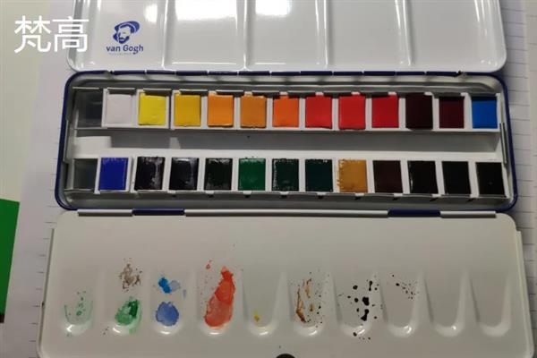 固体水彩和液体水彩的区别，制作工艺、含水量、保质期等方面均不同