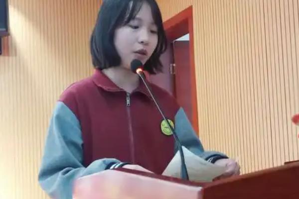 普通人演讲存在的问题，常表现为演讲语调太平淡