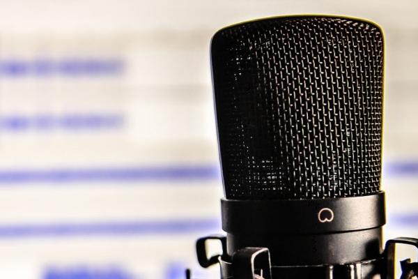 有声读物配音的渠道，可在喜马拉雅、配音圈等平台上接单