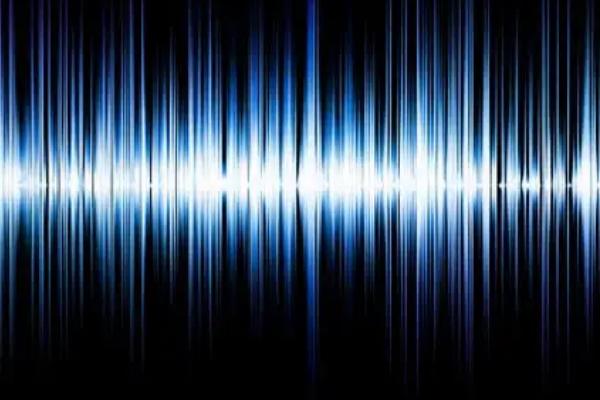 声音好听的基本标准，应满足说话自然、发音准确等要求