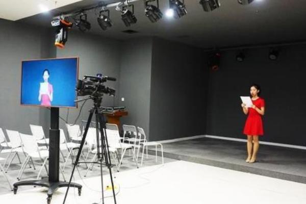 怎么考中国传媒大学的播音主持，分为了初试、复试、三试