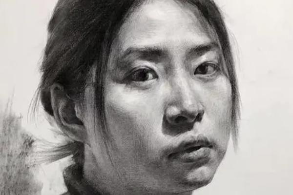 画素描头像的方法，画出轮廓确定五官后再完善细节