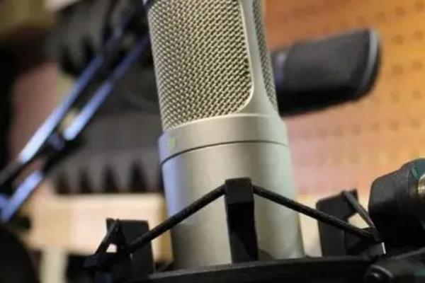 怎么发出气泡音，以慵懒的状态发声会更有感觉