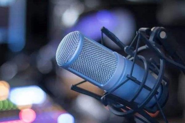 怎样靠声音配音赚钱，可通过以下6和平台接单