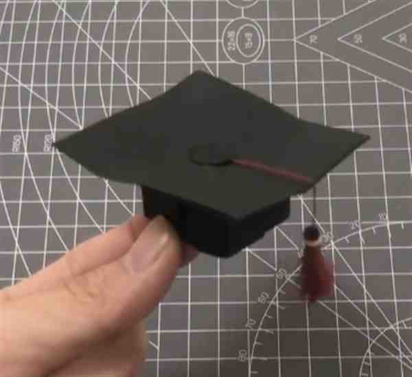 博士帽子手工制作方法折纸教程（可佩戴）