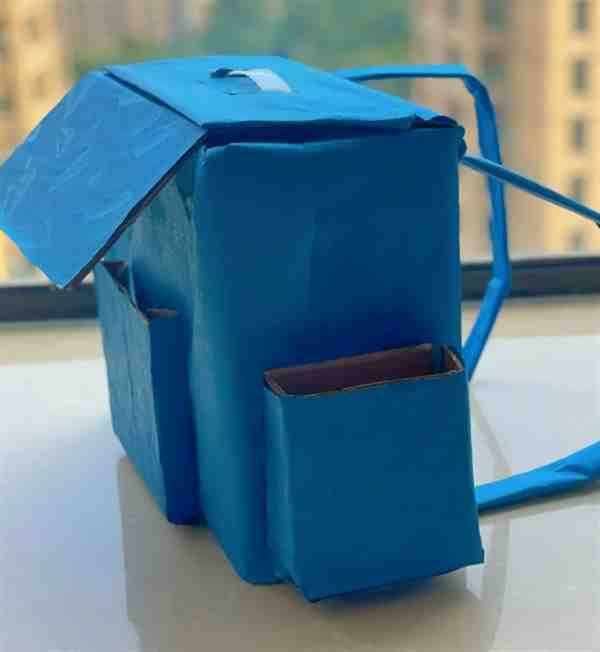 废旧纸盒做一个大书包（手工教程图解）