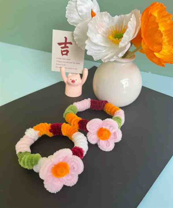 如何用5根扭扭棒手工做手环教程图解