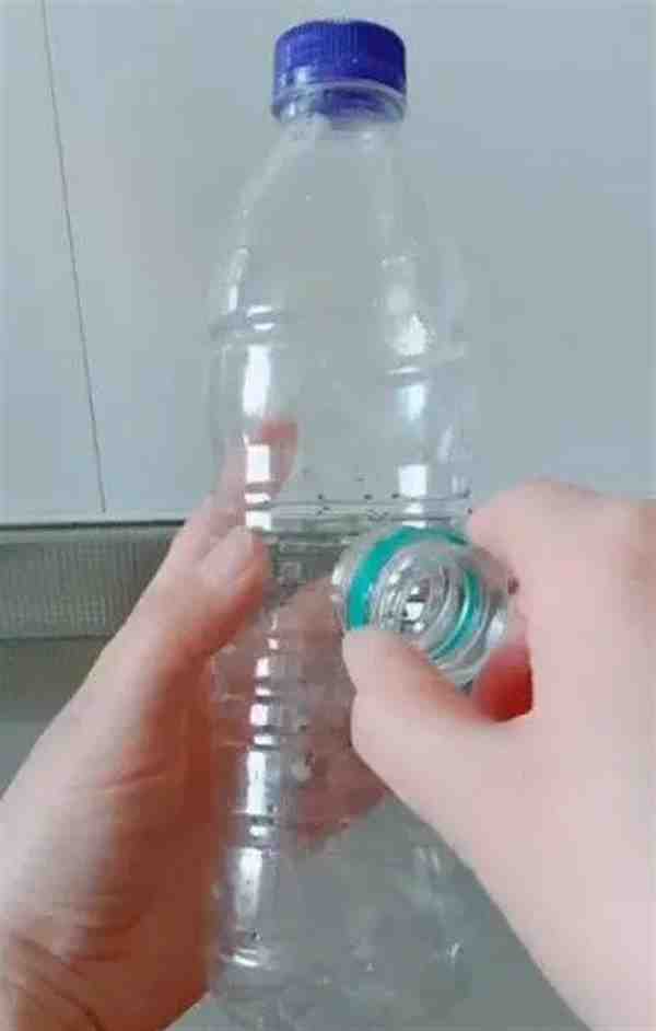 矿泉水瓶改造水龙头图片大全