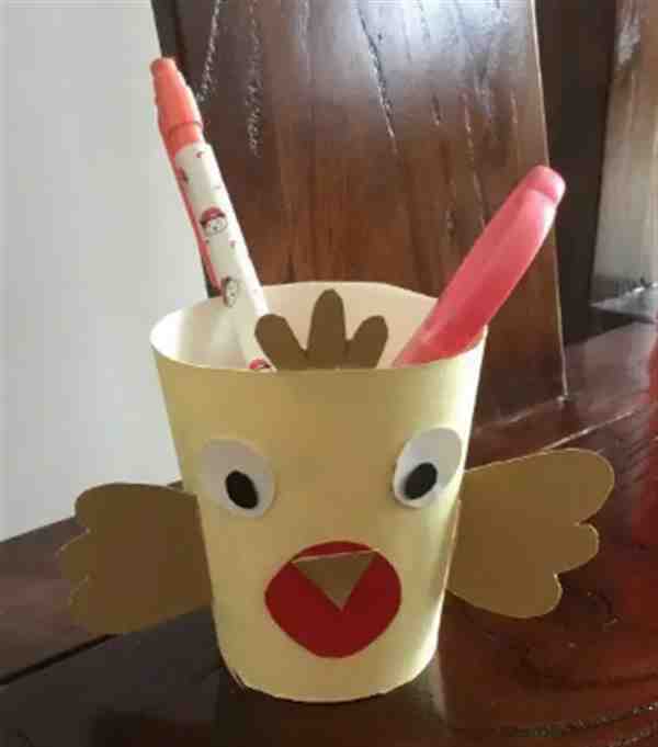 一次性纸杯做笔筒简单又好看欣赏