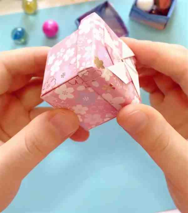 幼儿手工:折叠收纳盒的折法图解