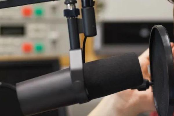 什么样的声音好听，首先要保证发音和吐字都清晰