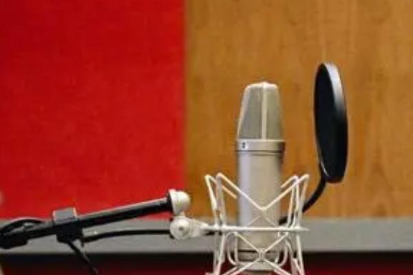 好的配音员需具备哪些条件，扎实的语言基本功是必备的