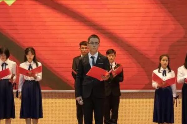有什么抒情类的朗诵作品，《秋夜送友》、《烦忧》等作品可以满足要求