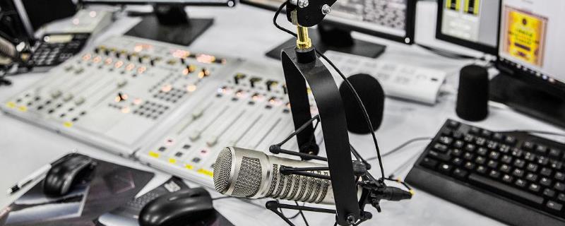 广告配音员需满足什么要求，对工作认真负责、声音具备特色和吸引力