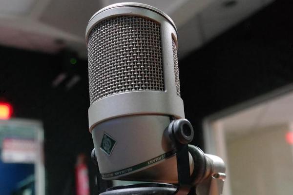 广告配音员需满足什么要求，对工作认真负责、声音具备特色和吸引力