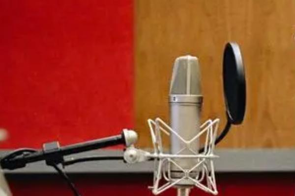 声音不好听怎么改变音色，可以尝试转变说话的声调