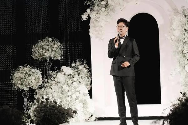 如何自学婚礼主持，要求吐字发音清晰、说话流畅