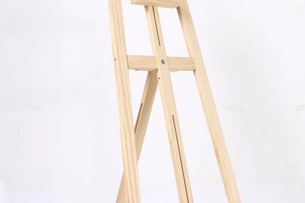 绘画用画架还是桌子好，根据自己的作画习惯来选择