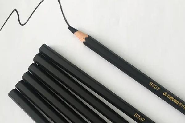 素描中炭笔是用来做什么的，用于打形会特别方便
