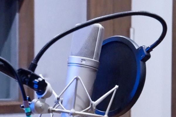 为什么配音都不像本人声音，是因为听自己的声音会有一种违和感