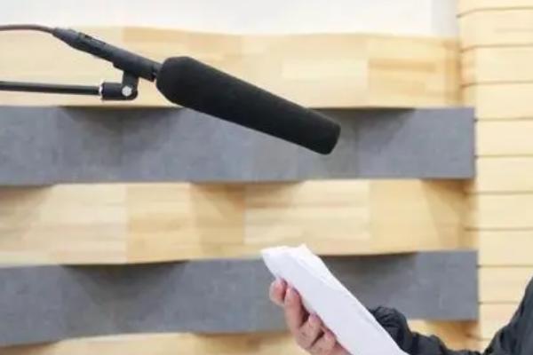 男生变声期让声音变好听的方法，需节制用嗓、保持良好的生活习惯