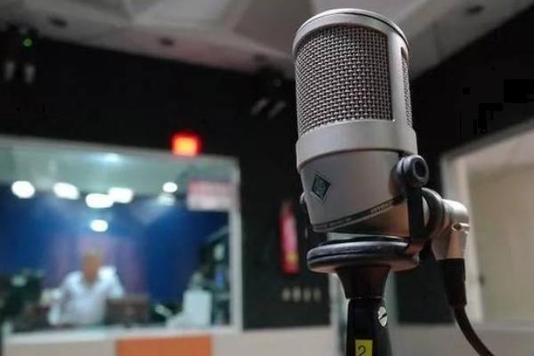 配音比赛和播音比赛简介，播音比赛更具含金量