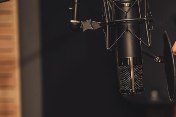 配音时跟平常生活中的发音有什么区别，音质和音量均不同