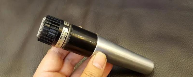 给小朋友的角色配音是不是夹子音，不属于夹子音