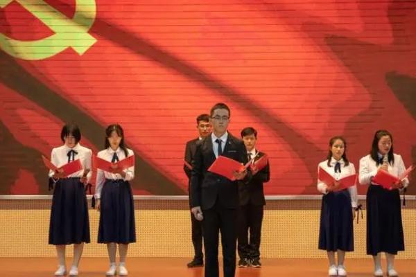 朗诵技巧如何提高，需要一定的感情投入