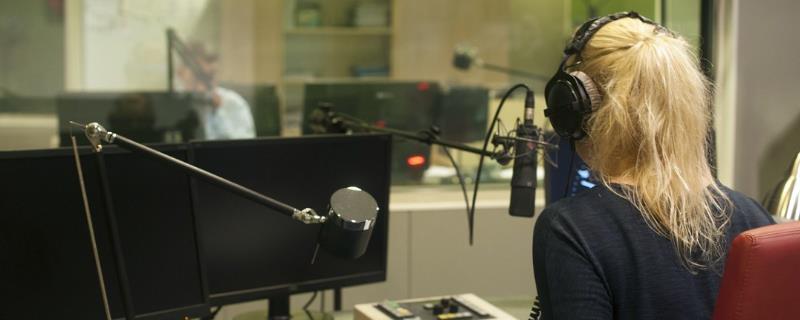 播音主持的共鸣方法,以口腔共鸣为主导