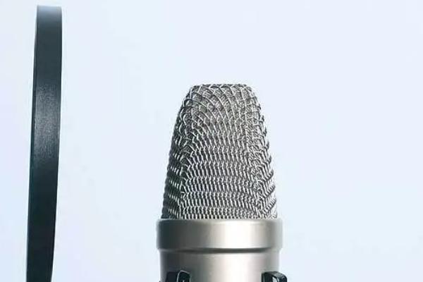 在配音的时候怎么发假声，需要利用到共鸣器官