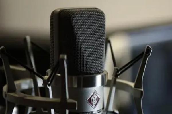 播音员需要怎样的声音，声音要清晰流畅