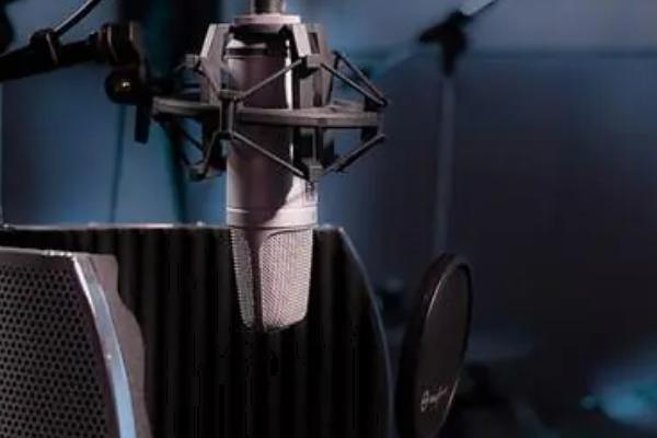 声音粗的女生如何配音，首先要改善呼吸方法