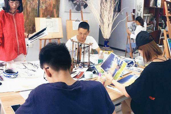 报插画培训班需要多少钱，线上和线下的价格不同