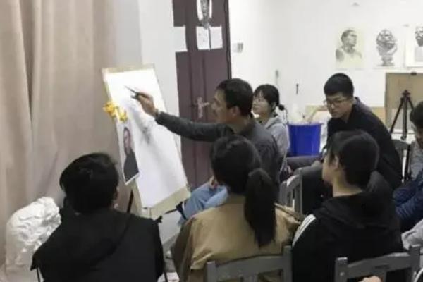 去画室当老师要的条件，不同画室的要求不同