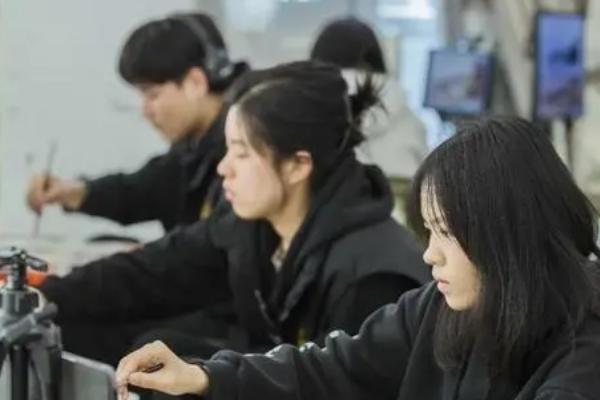 去画室当老师要的条件，不同画室的要求不同
