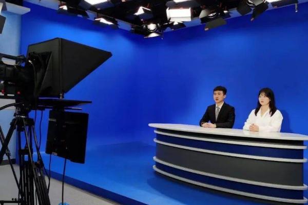学习播音主持后只可以当主持人吗，可以从事别的行业