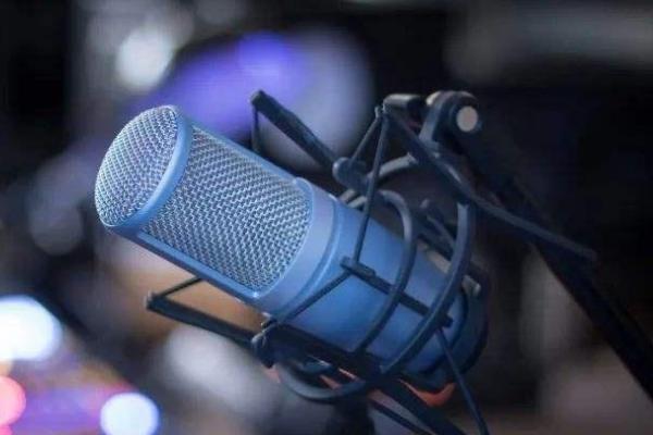 配音演员跟主持人的区别，声音的塑造和表演方法均不同