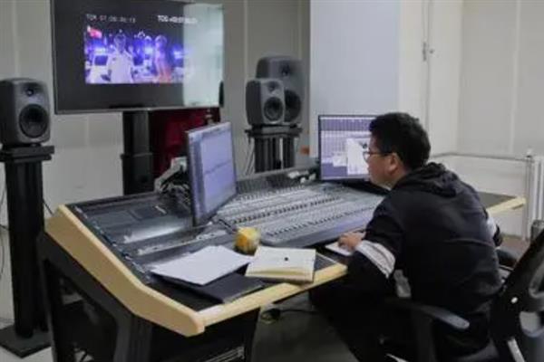 配音角色的年龄怎么掌握，为年轻角色配音需上扬音调、语气和尾音
