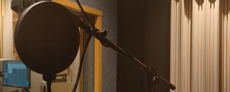 录音设备有电流声如何解决，麦克风属性中要选择噪音抑制和回音消除